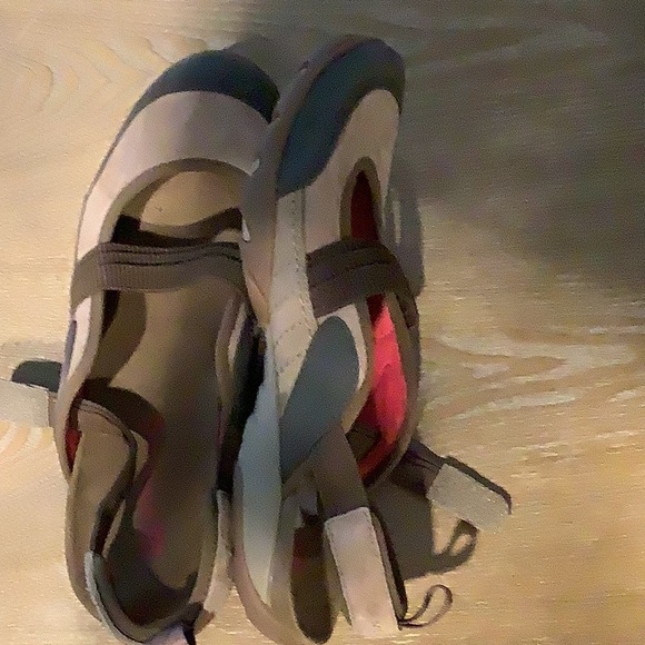 Merrell Shoes, Ladies size 9 - Picture 4 of 4